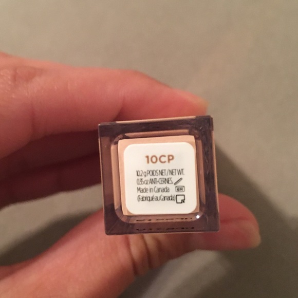 Urban Decay Concealer - Picture 3 of 5